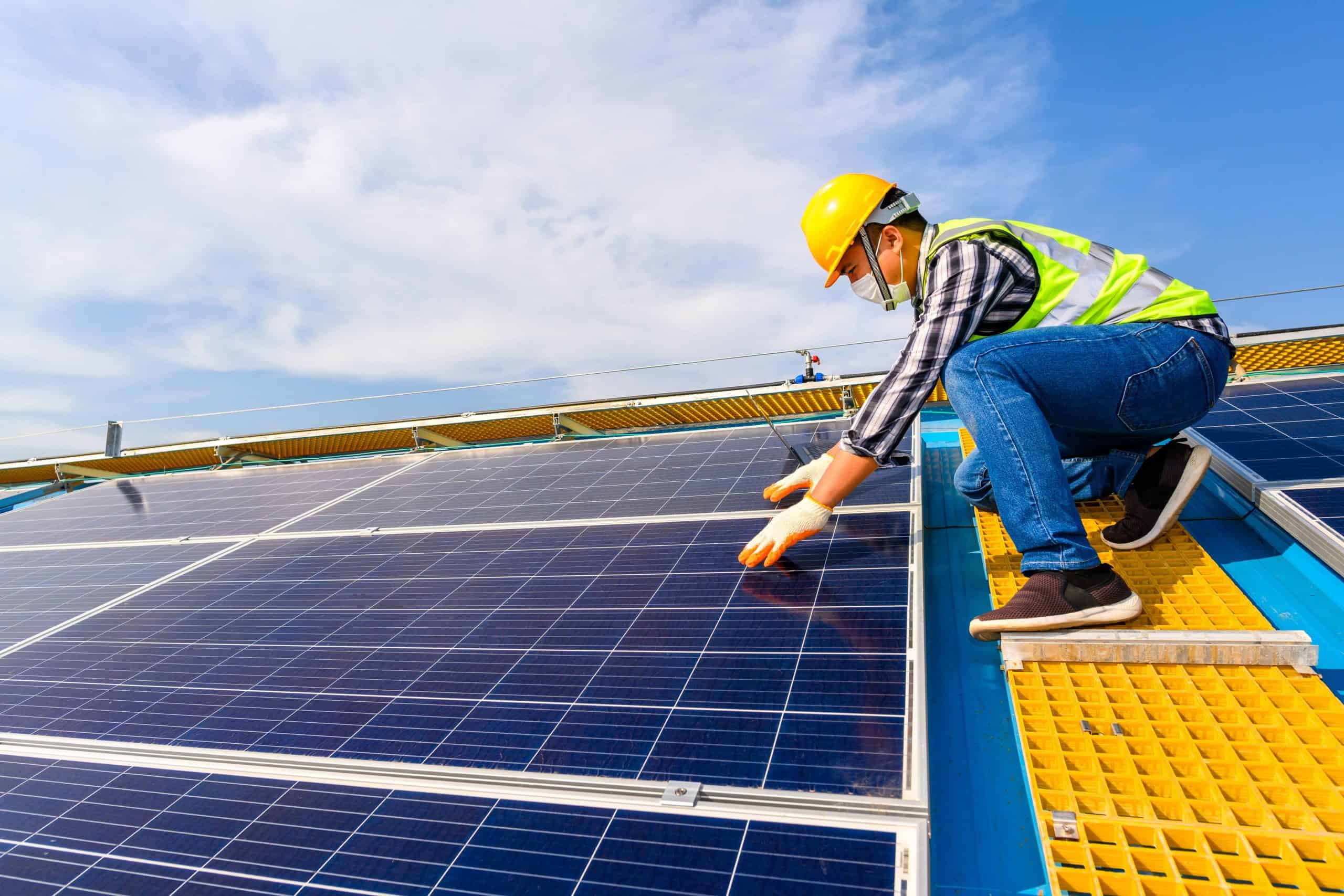 Vara e aici. Ai sculele pregătite pentru teren și fotovoltaice?